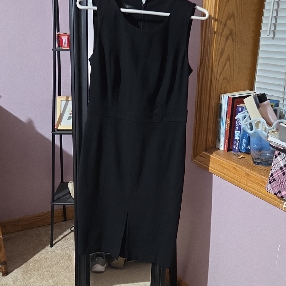 Elegant Black Sleeveless Dress